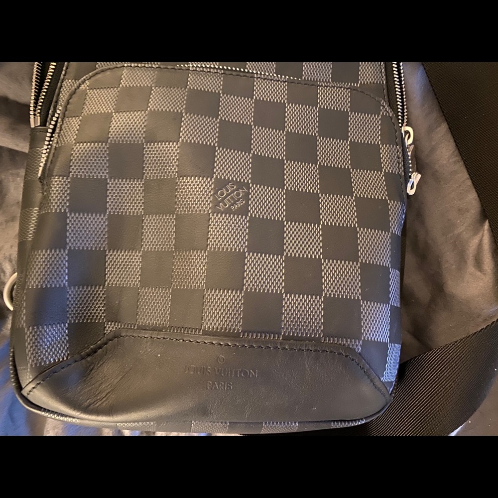 Louis Vuitton graphite sling bag - Picture 6 of 6